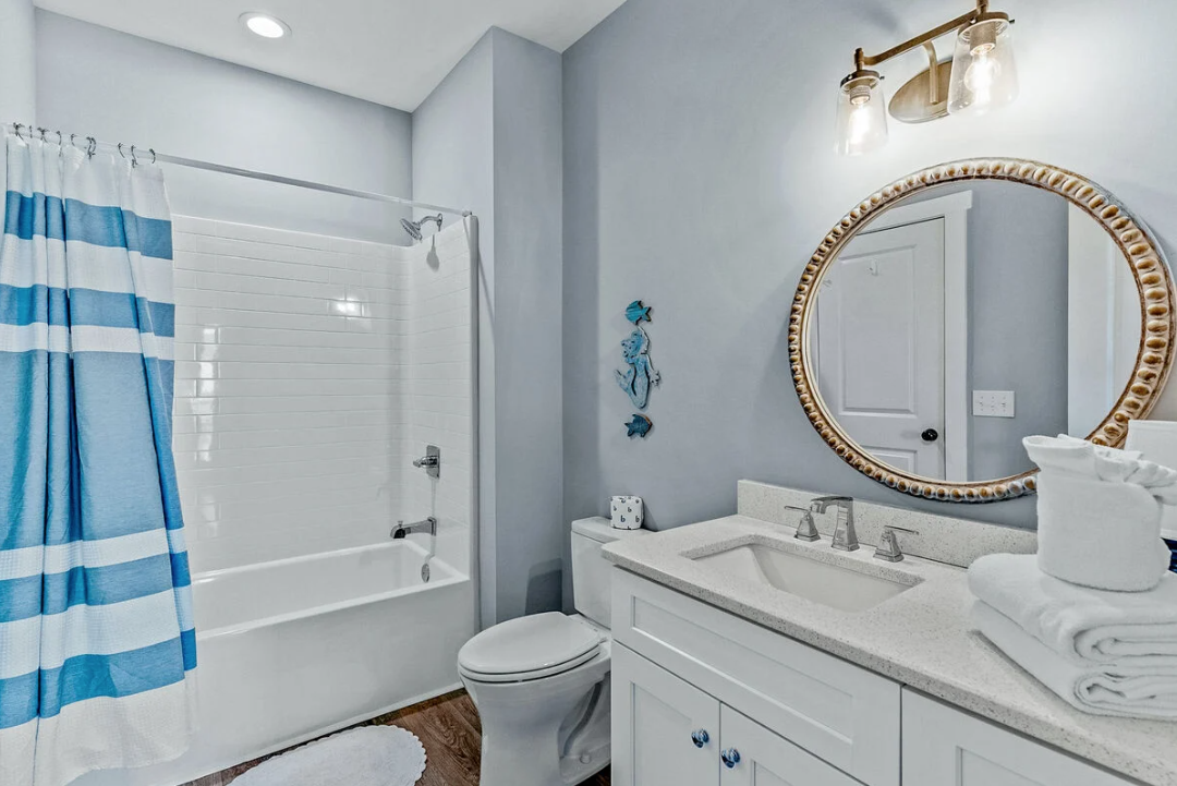 Queen room 2 bathroom with tub and shower