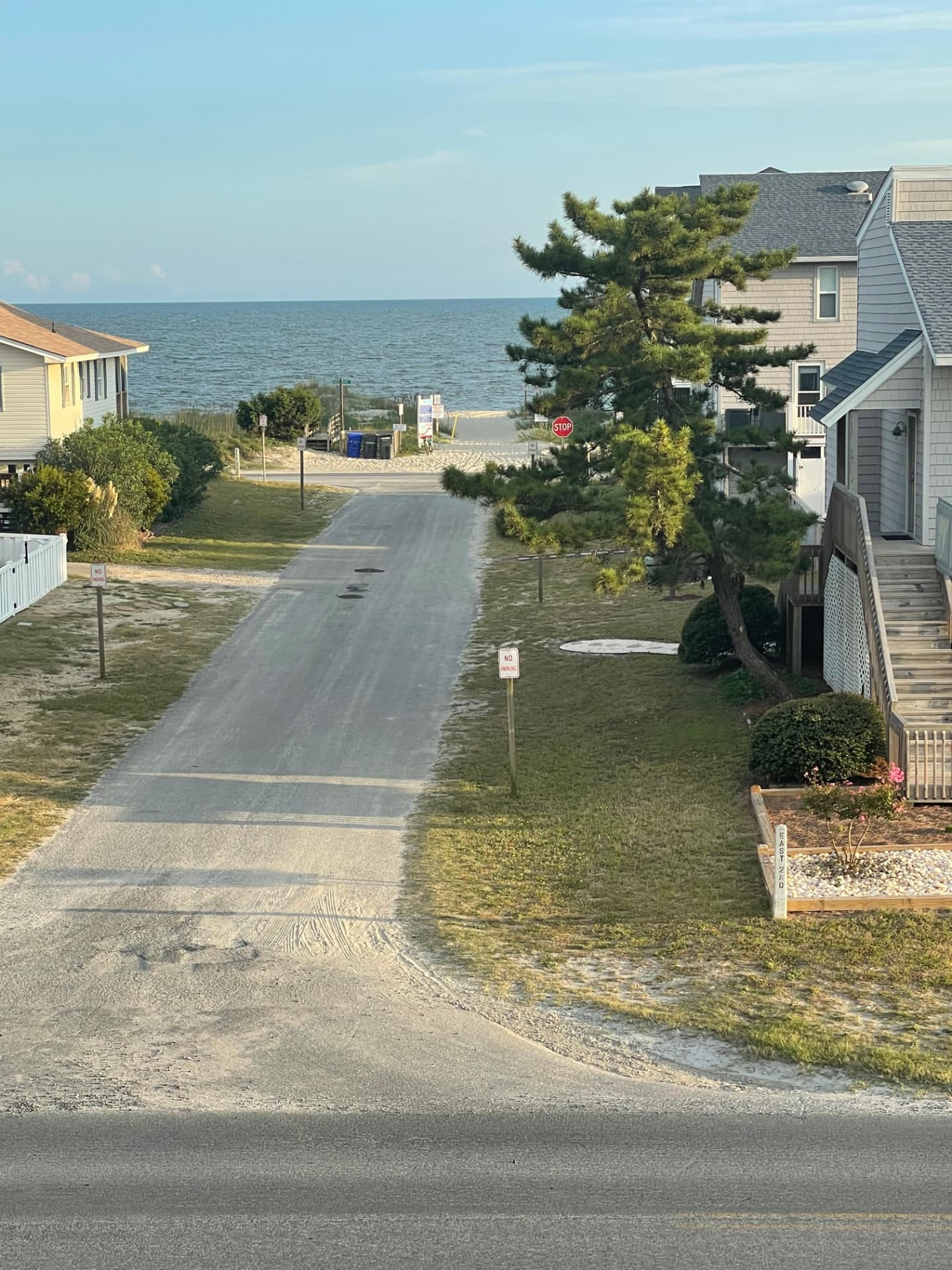 Beach access street view to the ocean