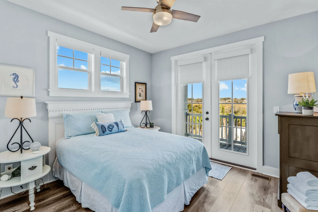 Queen room 2 with balcony and marsh views